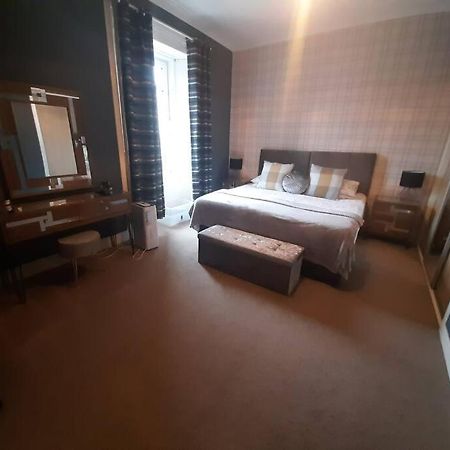 Stunning Riverside Town House With Views Ayrshire Girvan Exterior photo