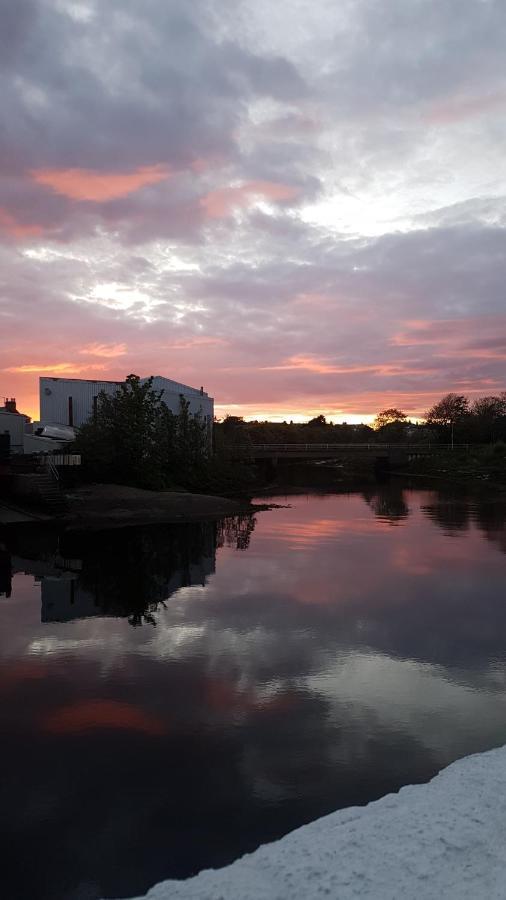 Stunning Riverside Town House With Views Ayrshire Girvan Exterior photo